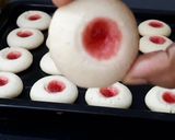 A picture of step 5 of Jim Jam Cookies.