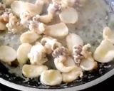 Foto del paso 3 de la receta: Calamares flambeados en ensalada multicolor