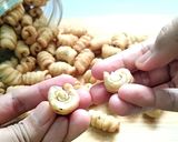 Foto langkah ke 4 dari resep Kue Garpu Kriuk,Renyah Dan Gurih.