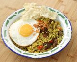 Foto langkah ke 5 dari resep Nasi Goreng Terasi Devina Hermawan.