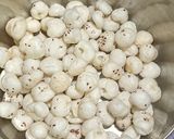 A picture of step 1 of Makhana Dry Fruits Chiwda.