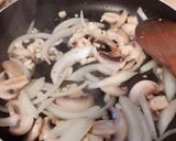 Foto langkah ke 5 dari resep Chicken Stroganoff.