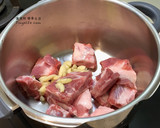 簡易版！無糖的甘甜啤酒燉芋頭排骨的食譜步驟2照片
