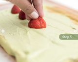 Foto langkah ke 6 dari resep Matcha Swiss Roll Cake.