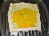 Cheese Egg Roast (Roti Panggang Telur Keju)