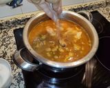 Foto del paso 10 de la receta: Guisado de muslitos de pollo con patatas