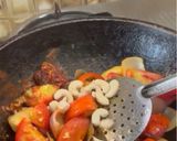 A picture of step 2 of Paneer Lababdar.