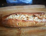 Foto del paso 1 de la receta: Barra de pan de centeno con crema de queso y hojas verdes