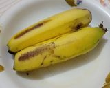 A picture of step 1 of Date Banana Shake.