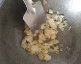 A picture of step 5 of Sukhe nariyal ki chikki.