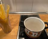 Foto del paso 1 de la receta: Espaguetis con gulas 🍝