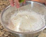 A picture of step 1 of Bánh Canh Khô (Dry Udon).