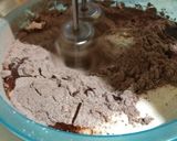 Foto langkah ke 5 dari resep Cupcake coklat tabur keju.