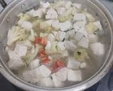 Foto langkah ke 4 dari resep Sop kembang kol tahu.