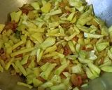 বড়ি দিয়ে লাউ ভাজি (bori diye aloo bhaji recipein Bengali) রেসিপি ধাপ - 2 ছবি