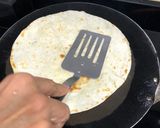 รูปขั้นตอนการทำที่ 8 ของ Tortilla ใส่มันฝรั่งแบบอินเดีย