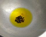 A picture of step 2 of Ven Pongal (Khara Pongal).
