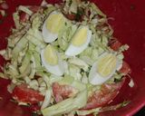 Foto del paso 4 de la receta: Ensalada fresca con huevo duro!!