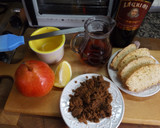 Foto del paso 1 de la receta: Peras asadas con bizcocho dorado y salsa de oporto