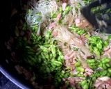 รูปขั้นตอนการทำที่ 3 ของ ดอกขจรผัดไข่เห็ดหอมสดและแฮม