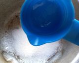 A picture of step 4 of Hokey pokey candy.