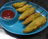 मिरची भजी (Mirchi Bhajji Recipe In Marathi) रेसिपी स्टेप 6 फोटो 
