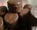 Foto del paso 6 de la receta: Alfajores de chocolate