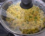 A picture of step 3 of Matar Poha.