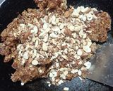 A picture of step 6 of Dates Dryfruit Roll.