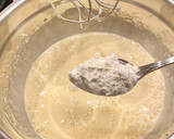Foto del paso 6 de la receta: Pastel de yogur con cobertura de miel y frutos secos