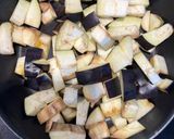 Foto del passaggio 1 della ricetta Polpette di melanzane alla menta