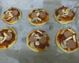 Foto langkah ke 9 dari resep Roti pizza mini by @mrs_purnama_05.