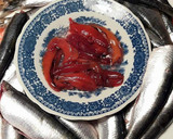 Foto del paso 1 de la receta: Montadito de huevas de sardinas, marinadas en sal y zumo limón
