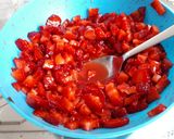 Foto del paso 2 de la receta Mousse de yogur y queso con fresas