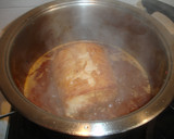 Foto del paso 6 de la receta: Lomo de cerdo mechado con salsa de tomate