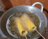 Foto langkah ke 6 dari resep Mozzarella Corndog.