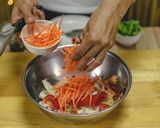 รูปขั้นตอนการทำที่ 18 ของ ยํามาม่า แซ่บสะใจ อร่อยง่ายๆ ได้ประโยชน์