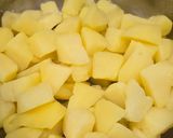 Majonézes-virslis krumplisaláta recept fázis 1 fotója