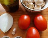 Foto del paso 1 de la receta: Salsa de champiñones y tomate para pasta