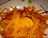 A picture of step 2 of Carrot and mince meat rice.