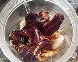 A picture of step 1 of Nuts shake.