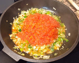 Foto del paso 2 de la receta: Pasta (espaguetis) con sofrito casero