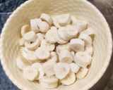 A picture of step 2 of Banana Pakoda.