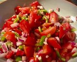 Foto del paso 2 de la receta: Quesadillas de jamón ibérico, tinga de pollo y setas con pico de gallo