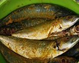 Foto langkah ke 2 dari resep Ikan Kembung Goreng.