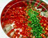 Foto del paso 2 de la receta: Ensalada de rábano y pimiento