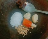 Foto langkah ke 2 dari resep Belut Goreng Bawang Putih.