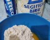 Foto langkah ke 3 dari resep Oreo Cream Cookies!.