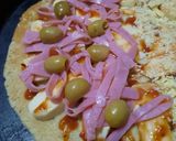 Foto del paso 5 de la receta: Menú fácil - pizza con provolone y algo más