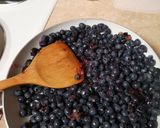 A picture of step 1 of Blueberry Jam.